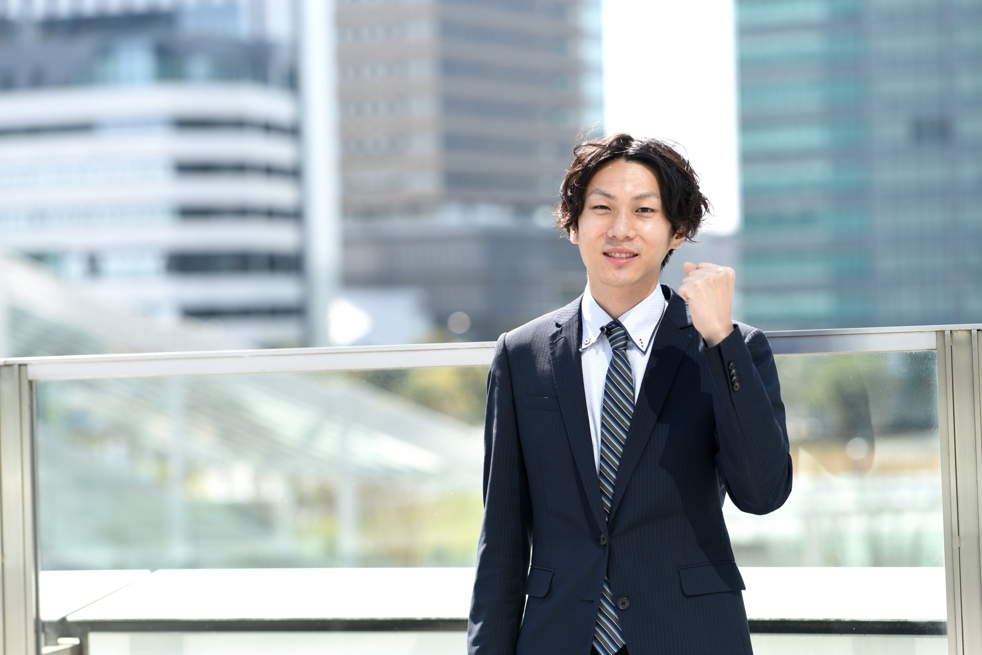 フリーランスコンサルタントの独立準備は何が必要？貯金は？年収は？