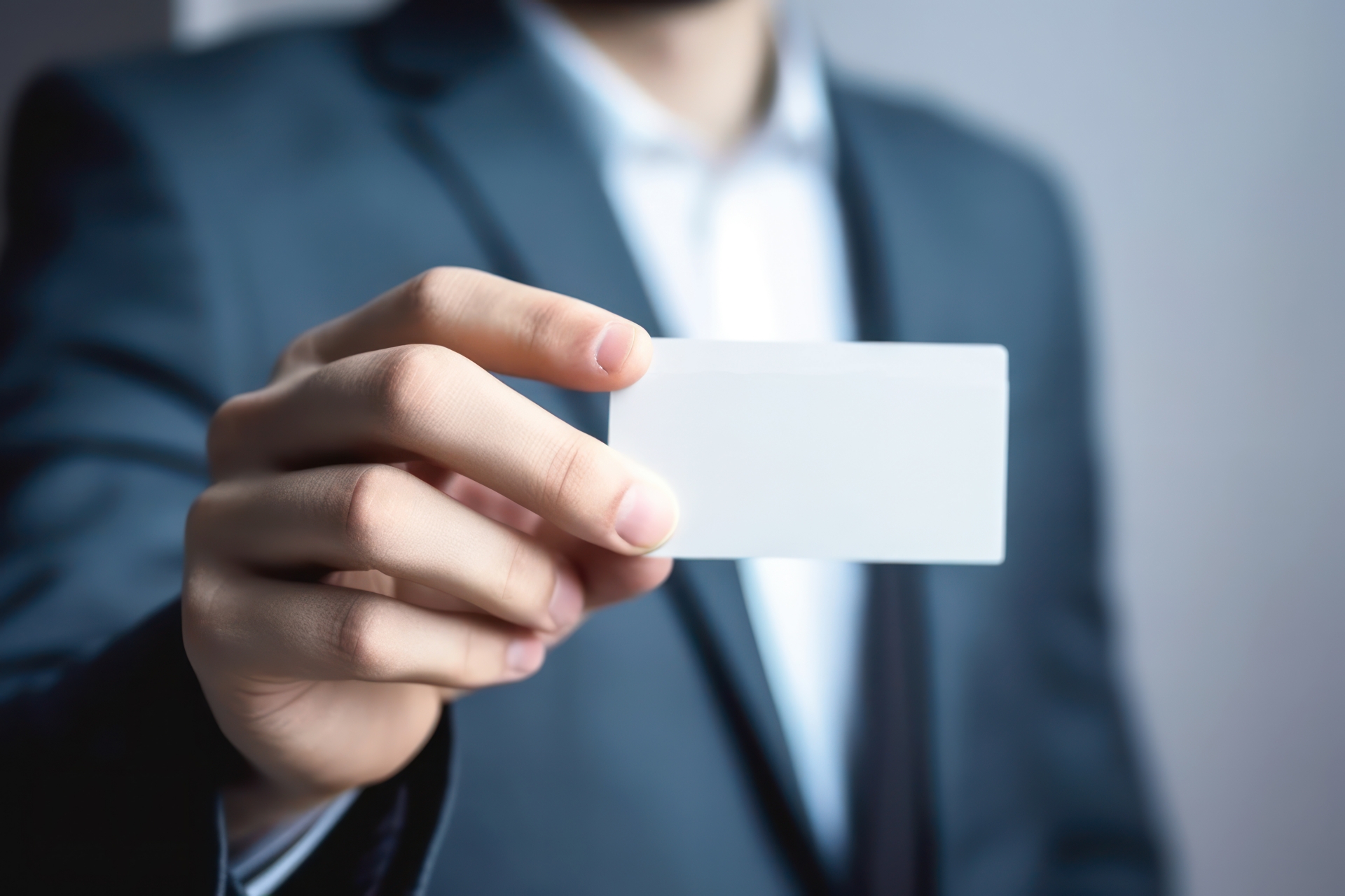 フリーランスのコンサルタントにとって名刺は必要？どのような項目を入れるべき？作成方法は？