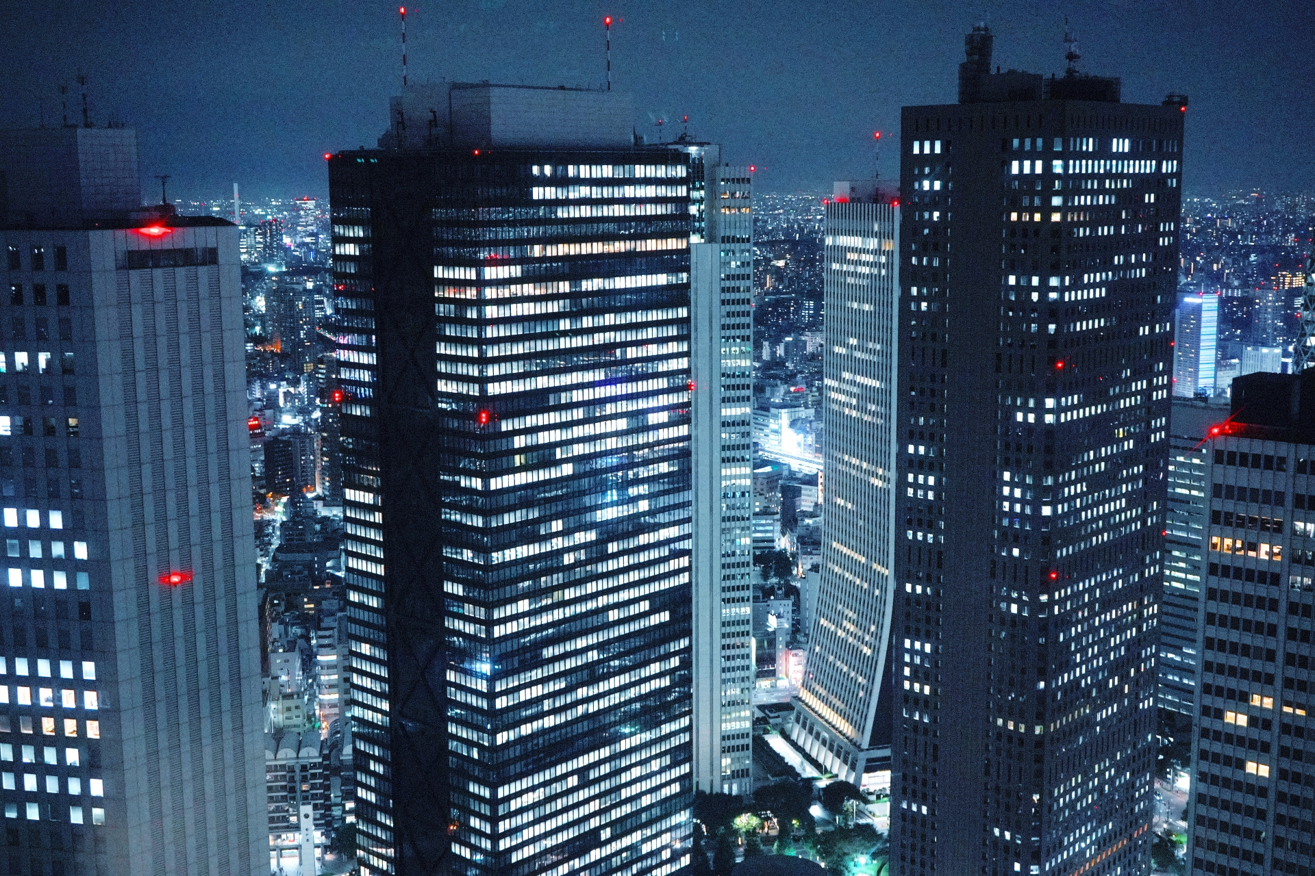 SIer企業ランキング/平均年収、企業売上高をそれぞれ徹底分析！